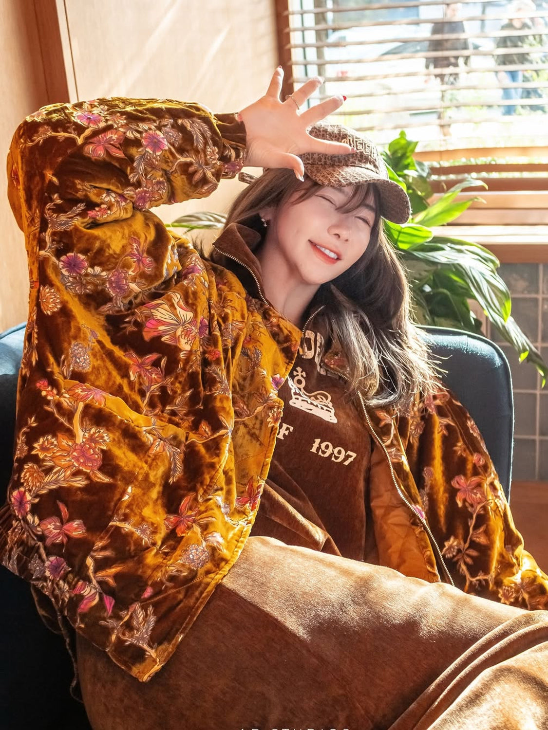 ビンテージ 花柄刺繍 ベルベット ジップアップ ボンバージャケット